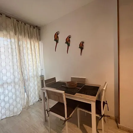 דירה Marinasunbeach Canovas 2 *